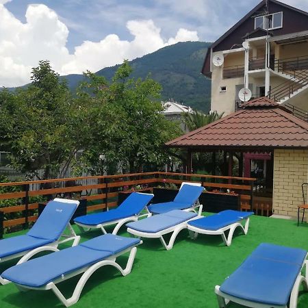 U Ruslana Guest House ガグラ エクステリア 写真