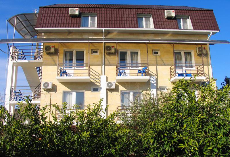 U Ruslana Guest House ガグラ エクステリア 写真